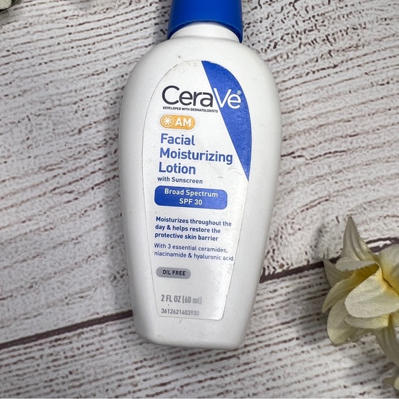 CeraVe AM Facial Moisturizing Lotion with Sunscreen - Picture 4 of 7